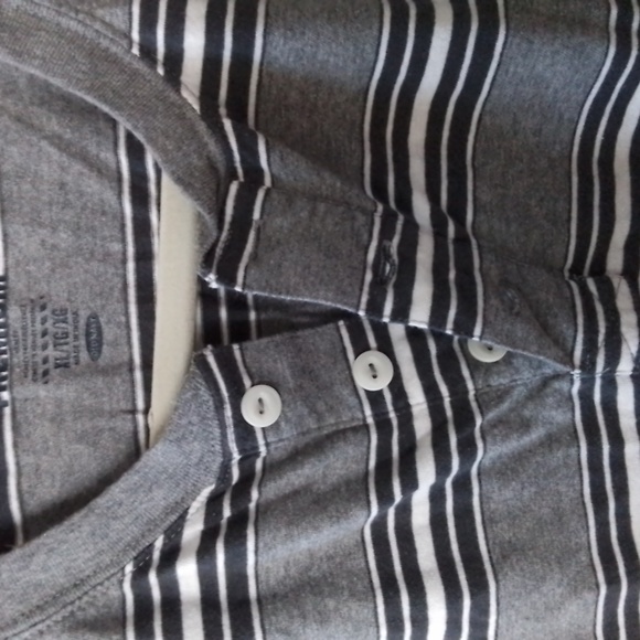 Old Navy Premium Shirt - Picture 4 of 4